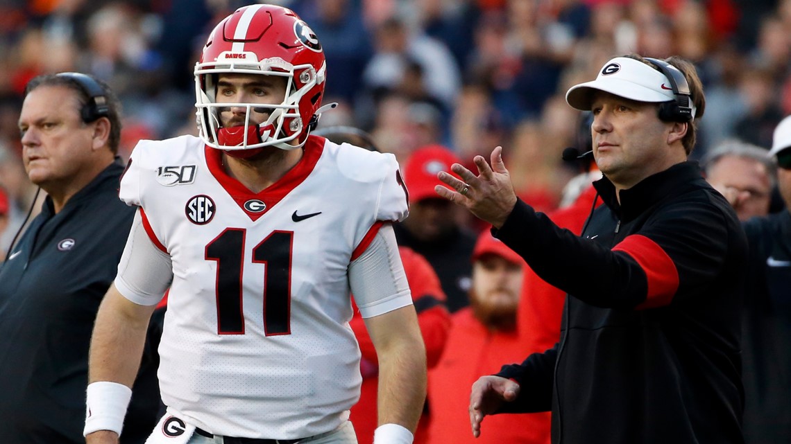 Jake Fromm gives Matthew Stafford the 'old man' treatment ahead of
