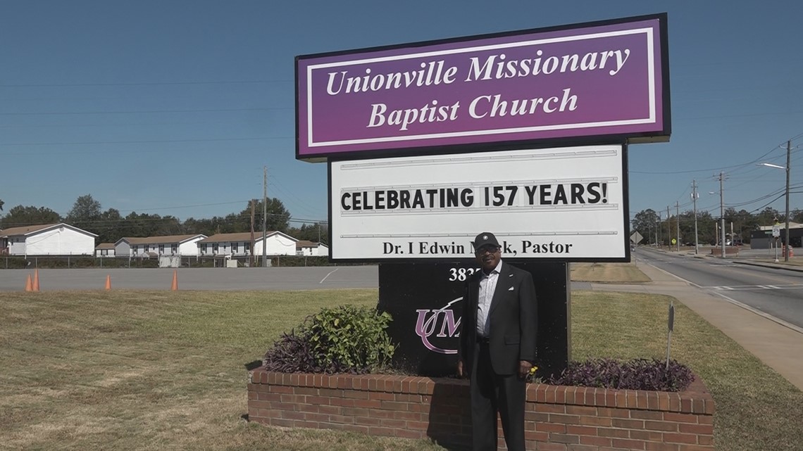 Macon woman creates street sign honoring her longtime pastor