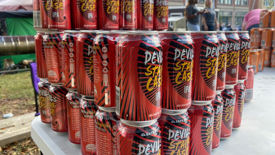 Folks gather in downtown Macon for Beer Fest