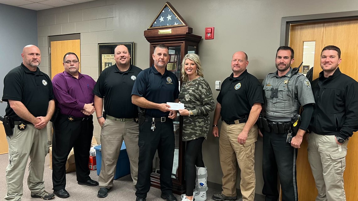 Donor gives $10,000 to Baldwin Sheriffs for thanksgiving dinner ...