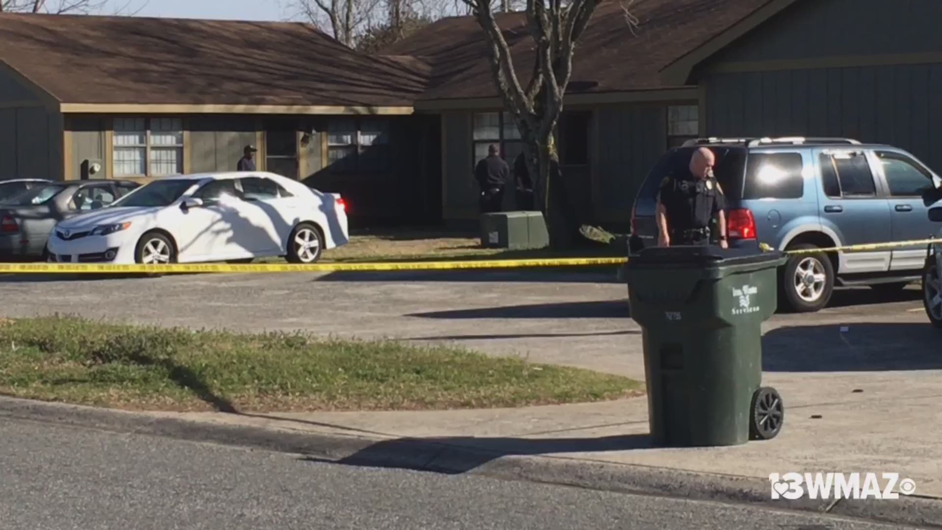 The shooting happened around 2:30 p.m. on the 600-block of Gawin Drive in Warner Robins.