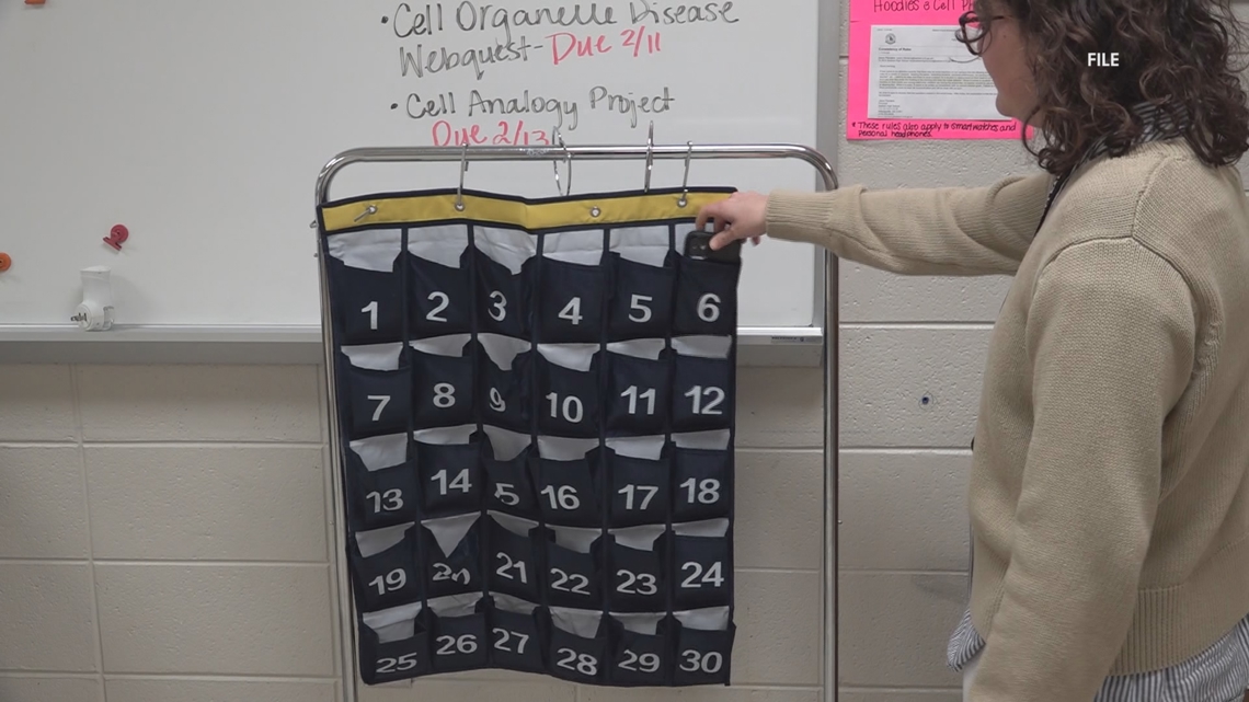 'Bell to bell, no cell': Georgia lawmakers pass bill to ban cell phones in high schools during school day