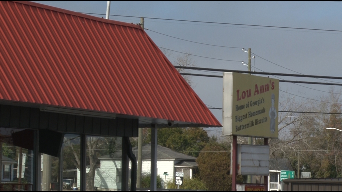 Lou Ann’s dining room reopens while keeping tradition and family feel alive