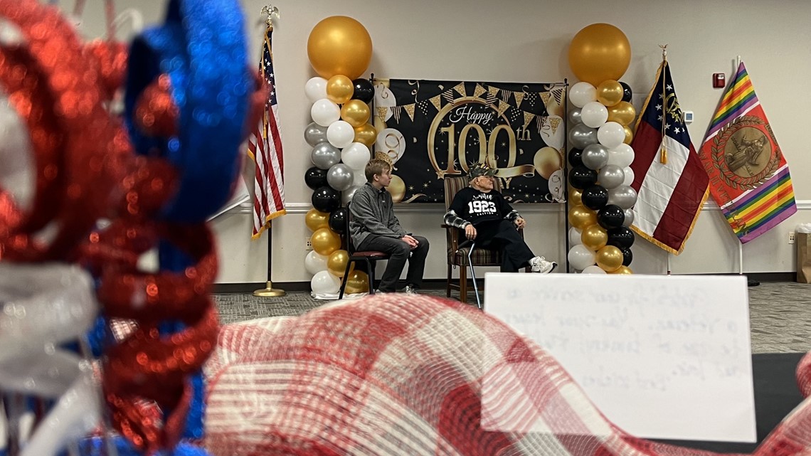 Folks Celebrate World War II Veteran&rsquo;s birthday | 13wmaz.com