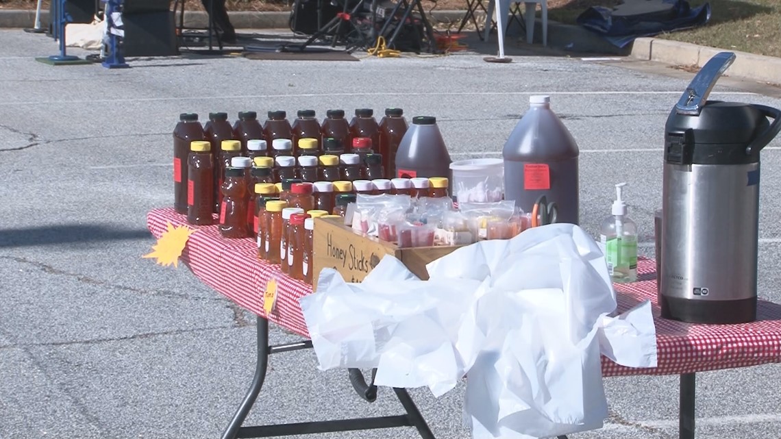 Shoppers brave the cold for locally made goods at Perry Farmers' Market - Vimarsana News