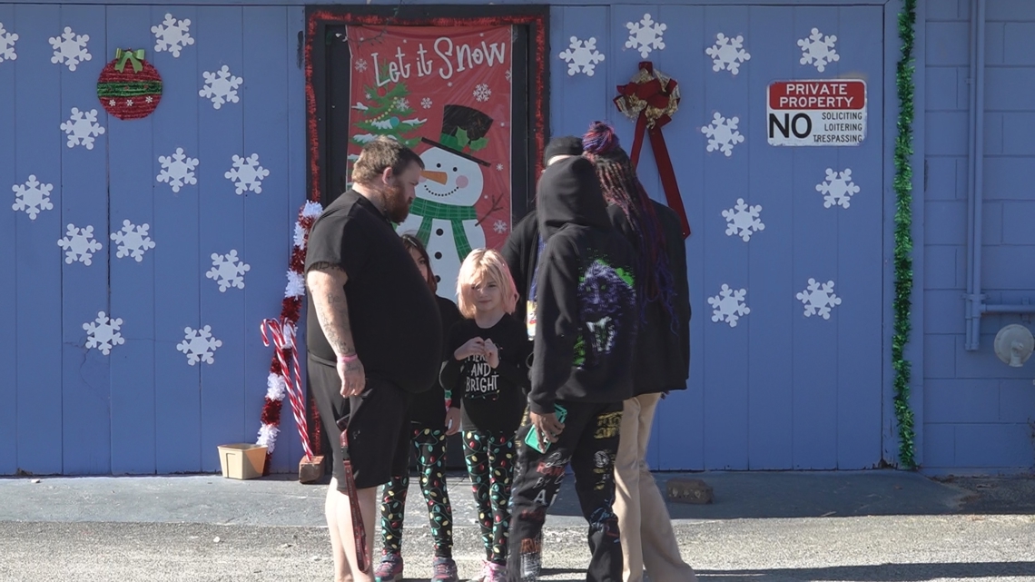 East Dublin motel families get Christmas miracle after community raises $3,000
