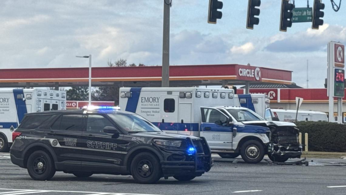 Accident between ambulance and other vehicle leaves those involved with minor injuries, Houston County sheriff's office says