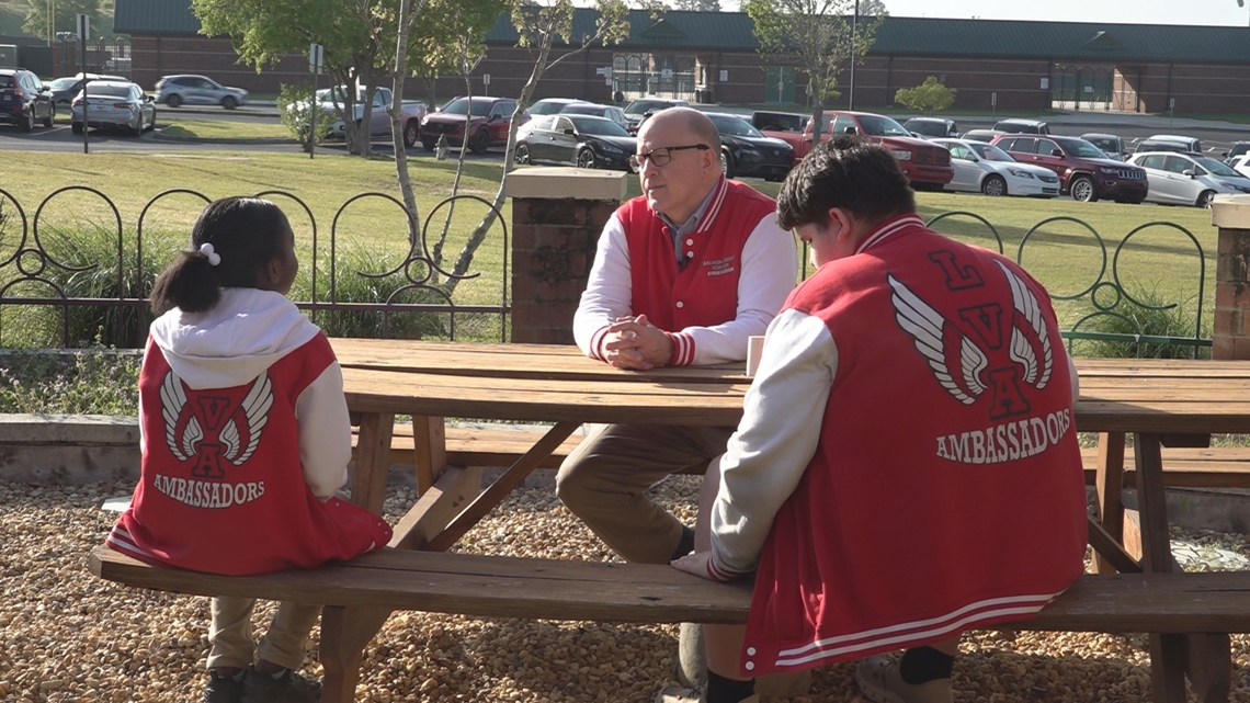 School of the Week | Lakeview Academy fifth graders lead by example through ambassador program