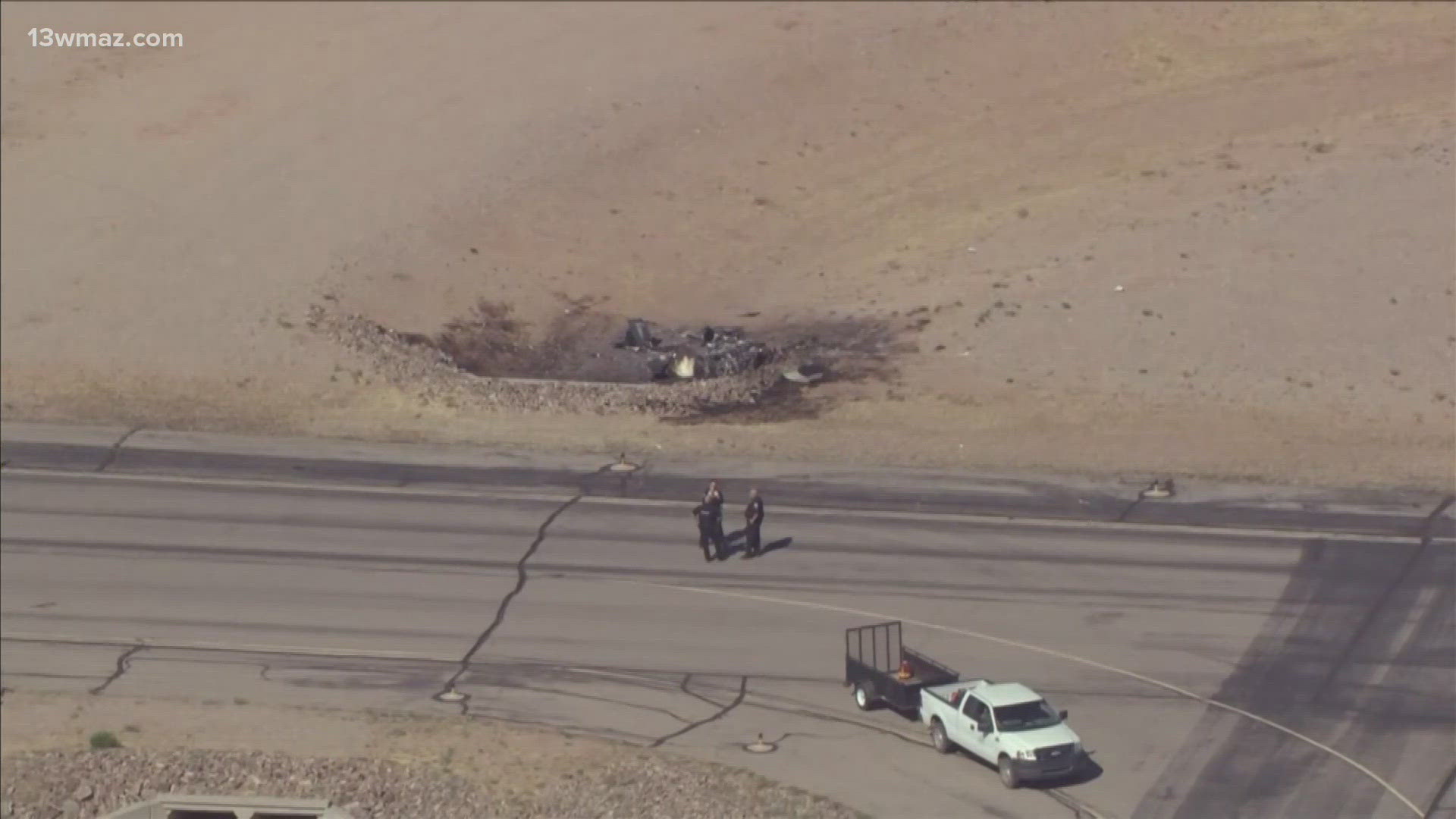 2 people dead after mid-air plane crash at Arizona airport