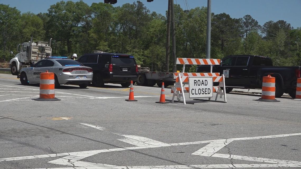 Drivers face delays from Tucker Road bridge closure