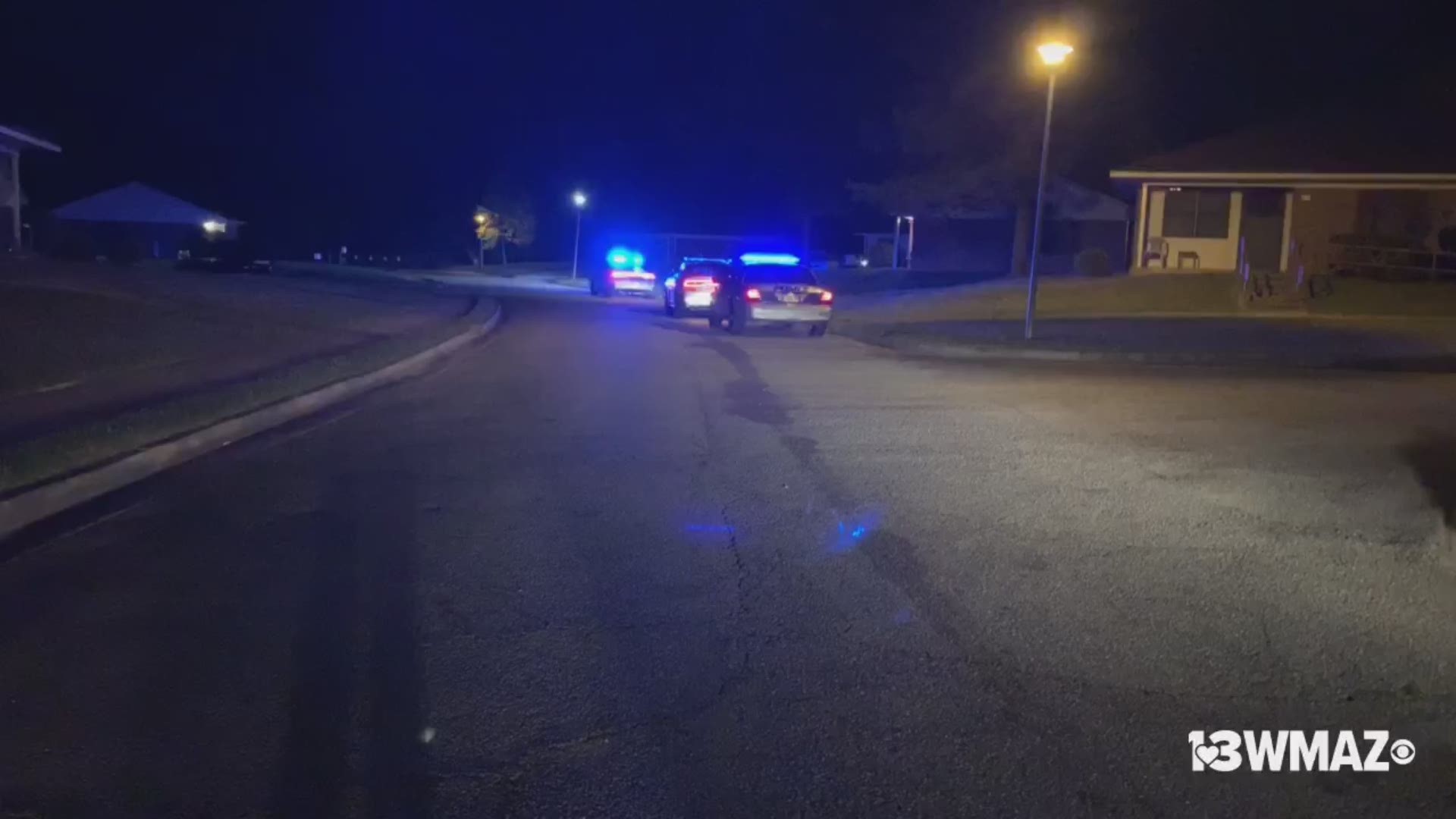 Teen shot on Kathleen Bynum Dr. in Warner Robins