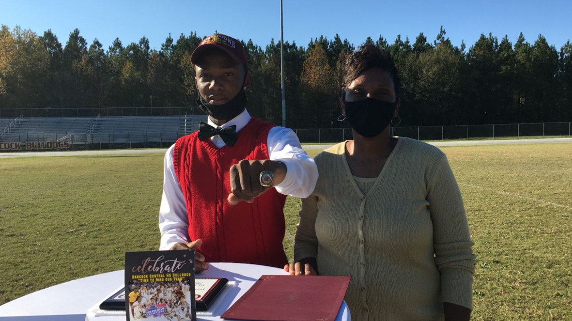 HancockCentral basketball team receives state championship rings