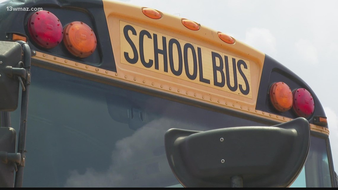 School bus carrying softball team crashes in Houston County | 13wmaz.com