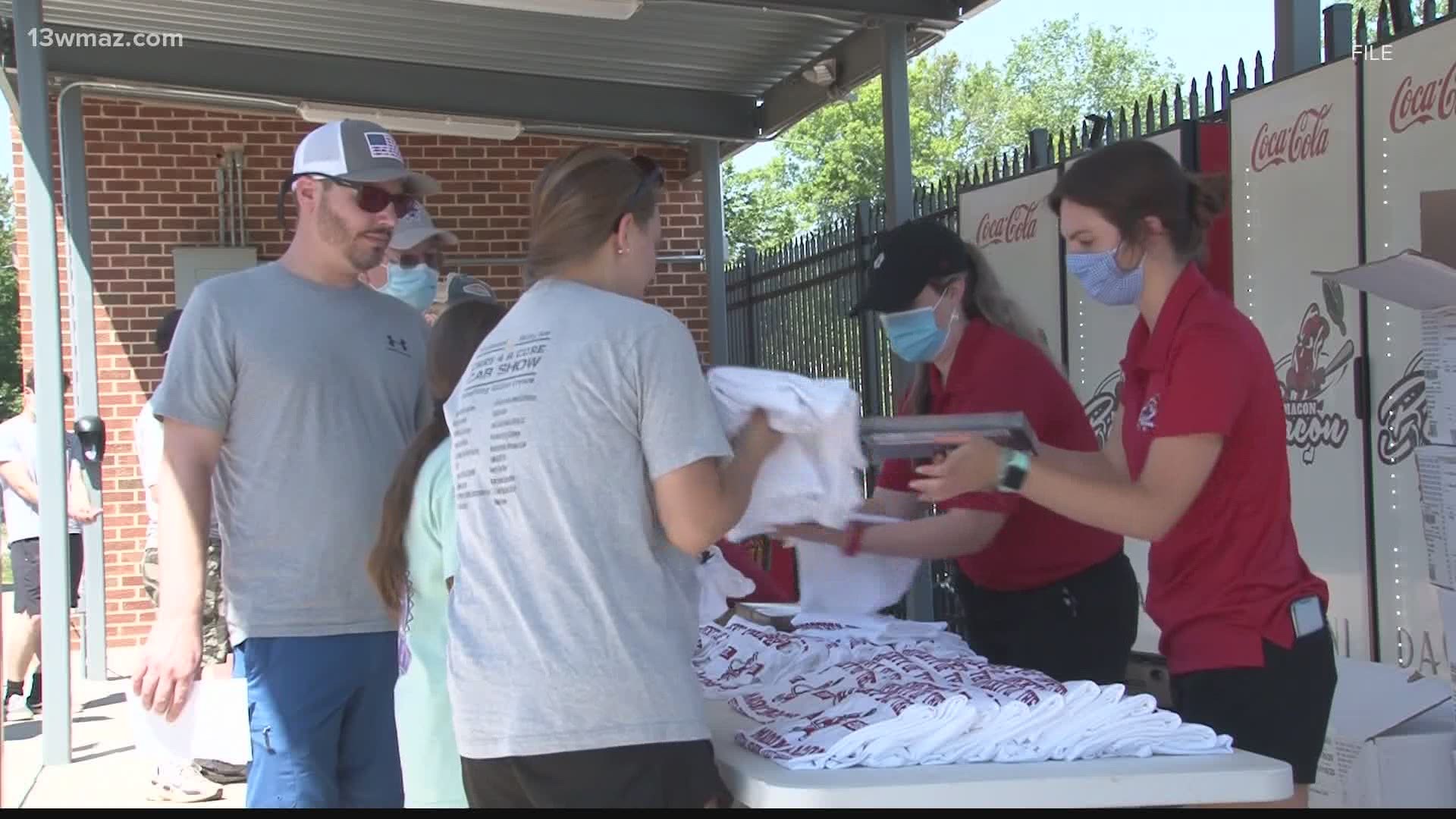 Macon Bacon fans practice with team ahead of opening game at Luther  Williams Field