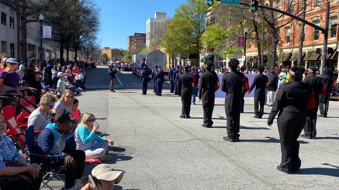 Cherry Blossom Festival parade makes it way through Macon
