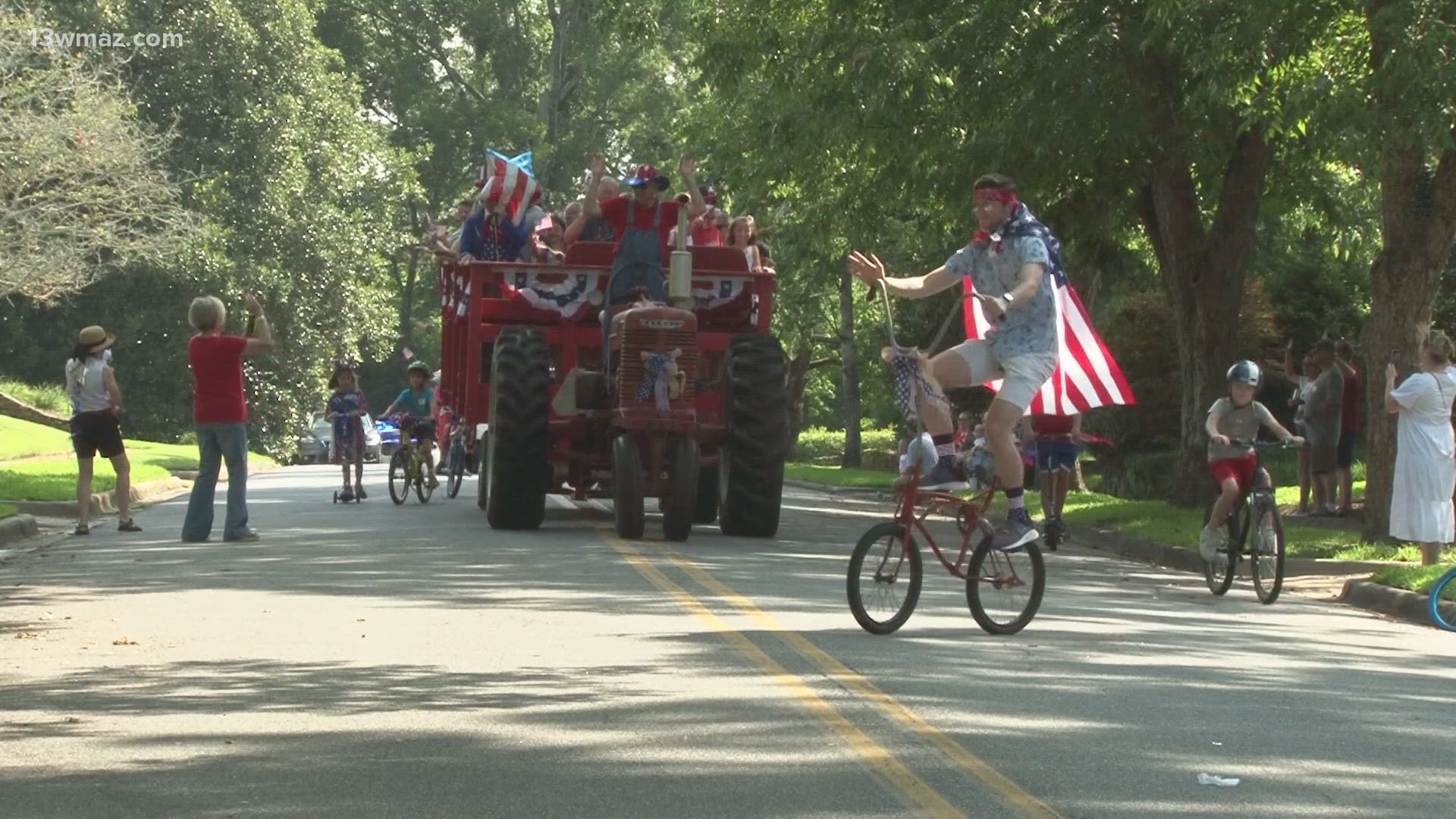 The neighborhood used to put on a July Fourth parade over 30 years ago. It took a 20 year break, but now it's back!