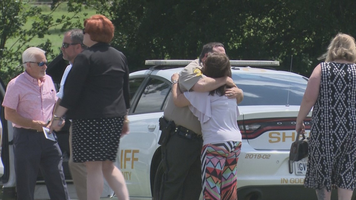 Fallen Crisp County officer honored at visitation - Vimarsana News