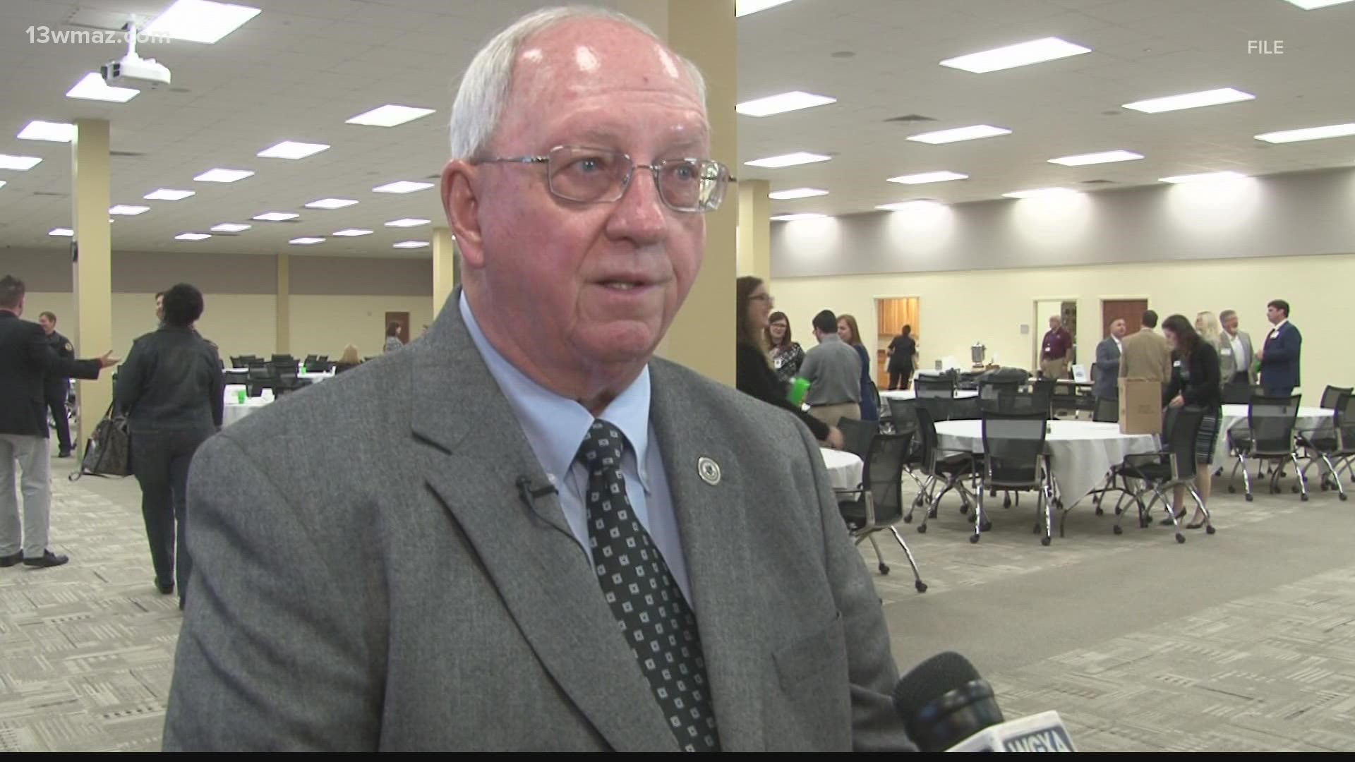 Houston County commission chairman Tommy Stalnaker announced at Tuesday night’s meeting that he will not be seeking re-election.