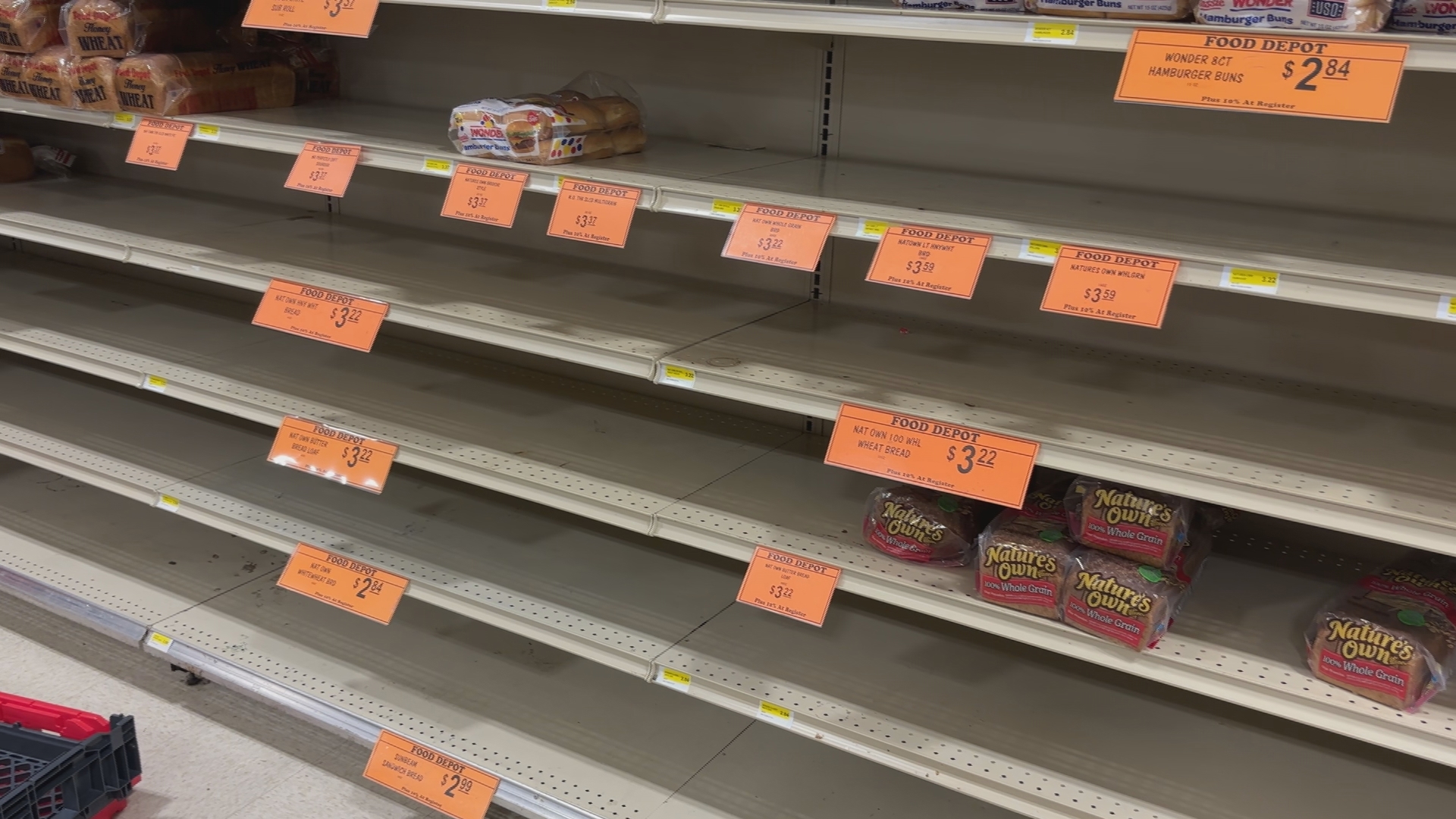 Shoppers remain calm, but prepare for potential days-long power outages