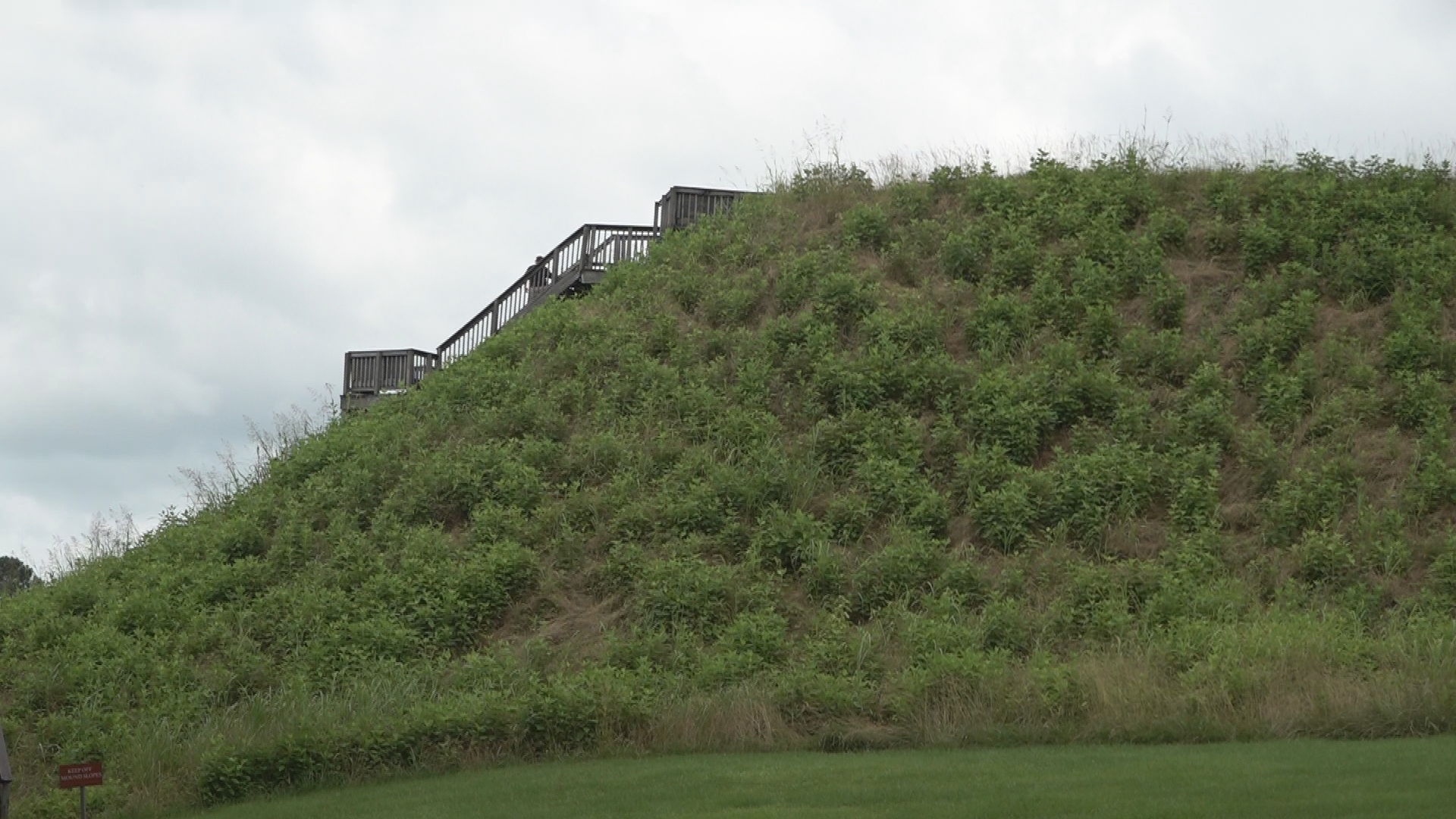 A group seeks to create Georgia's first national park at Macon's Ocmulgee Mounds, starting with public meetings.