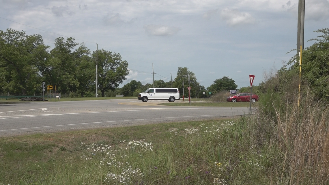 'It's gotten worse' | City, neighbors raise concerns over Perry intersection plan