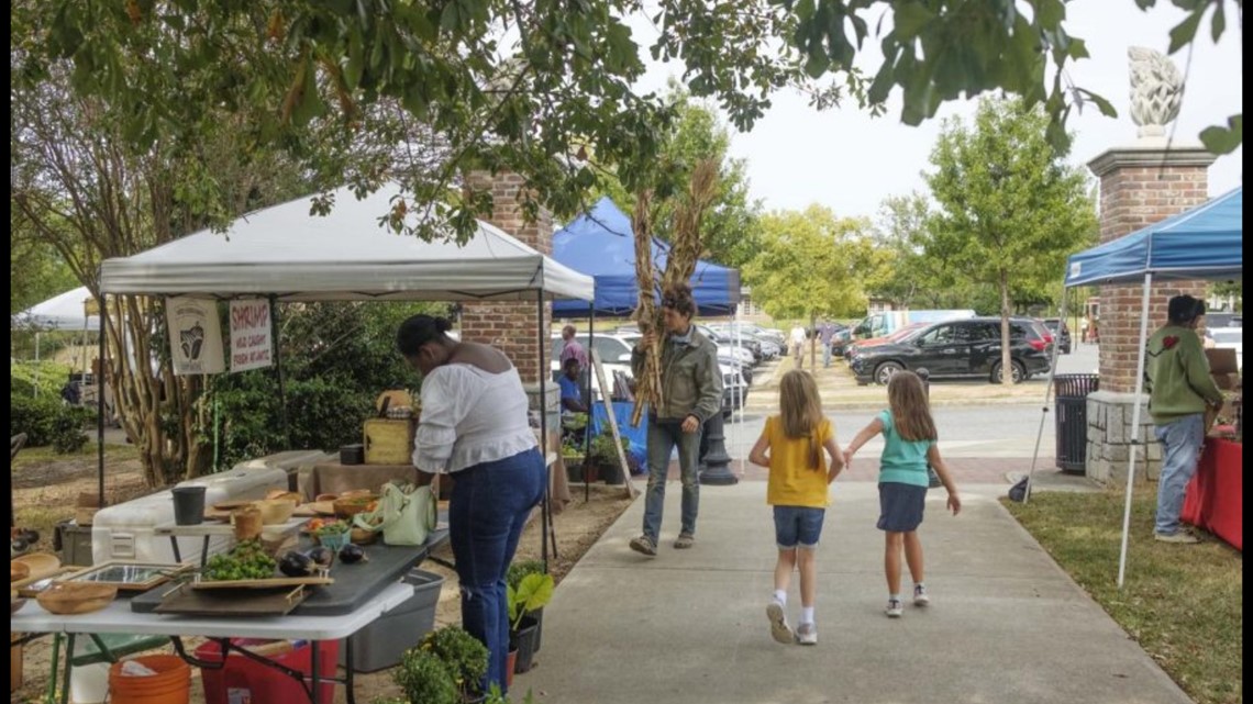 Mulberry farmers discount market