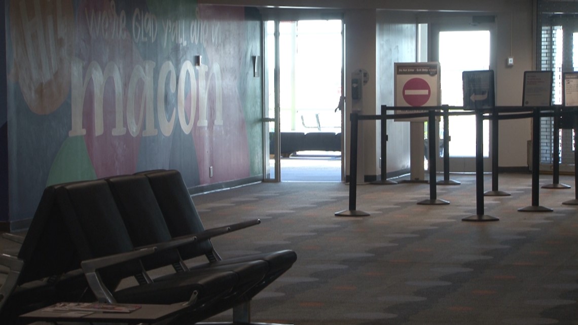 Passengers get stuck at Middle Georgia Regional Airport - Vimarsana News