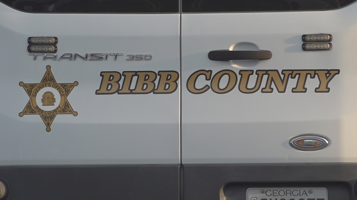 Pedestrian hit and killed in Macon identified by sheriff's office The Bibb County Sheriff's office said Saturday afternoon that 25-year-old Kemontre Azian Braswell was crossing the road when he got hit.