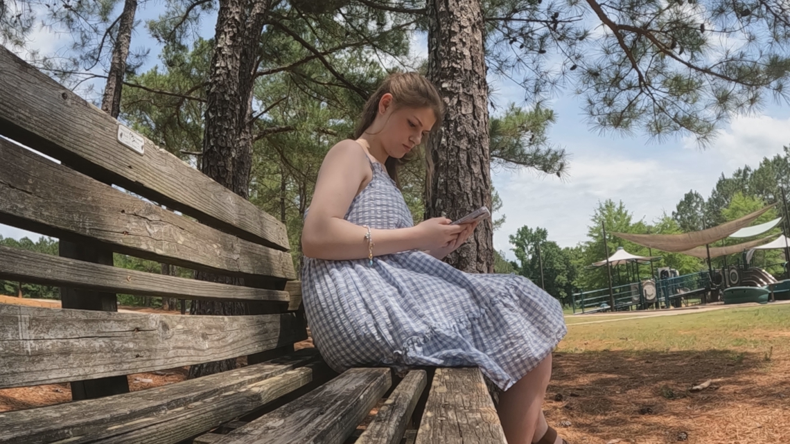 'Jobs are posted and nobody's responding': Teens facing difficult summer job market