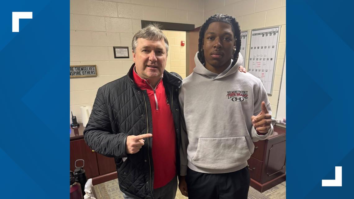 Georgia football head coach Kirby Smart pays visit to Howard High School