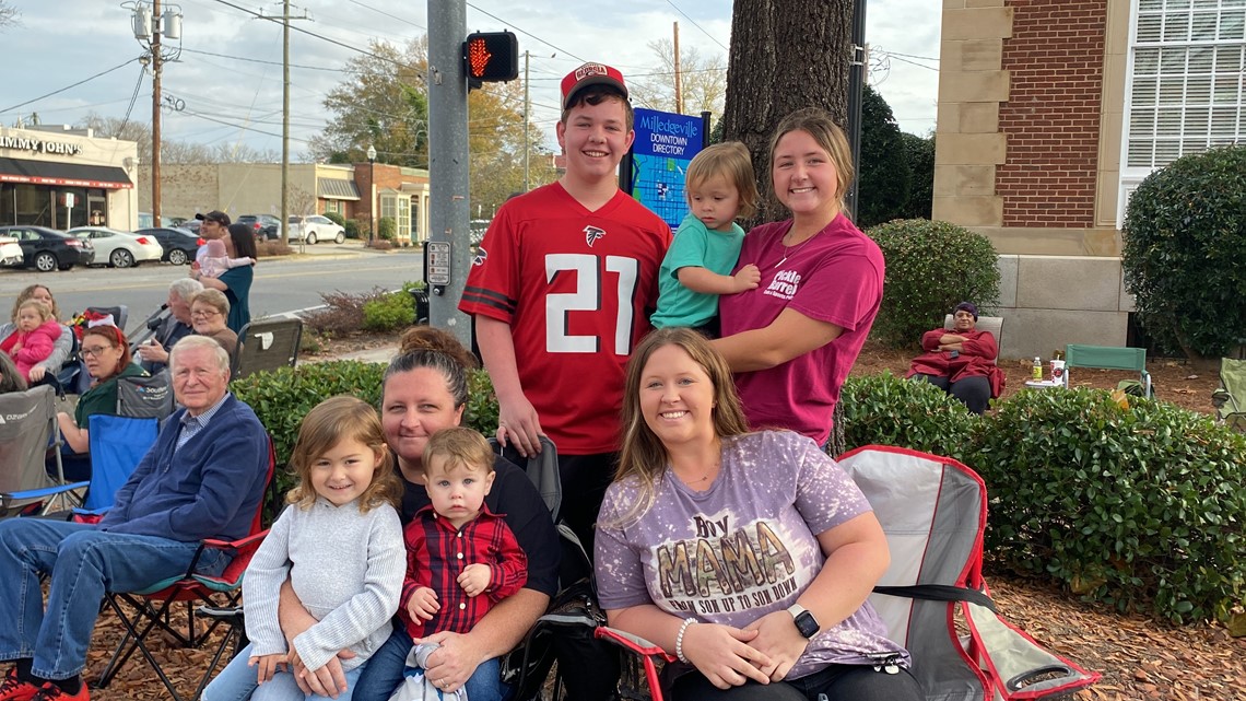 Milledgeville celebrates the holidays with annual parade