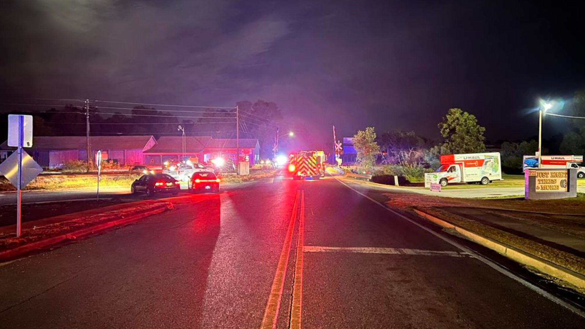 Train crashes into car in Vienna