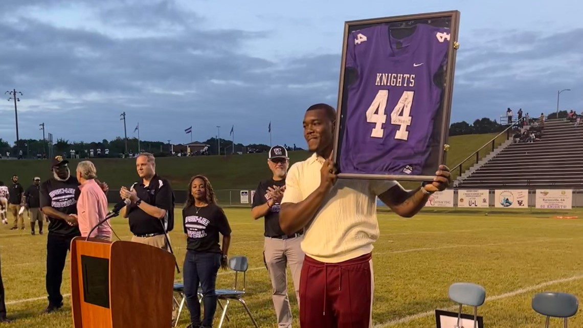 Travon Walker Foundation Provides Gifts to 20 Upson County