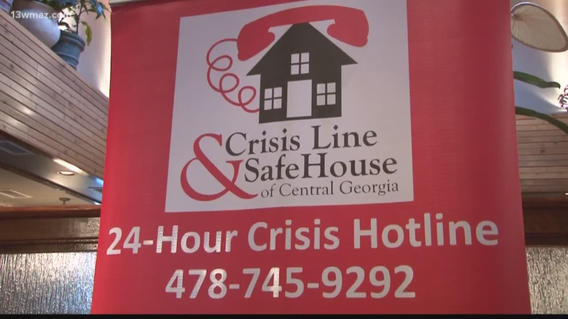 Celebrity servers fundraising for crisis line
