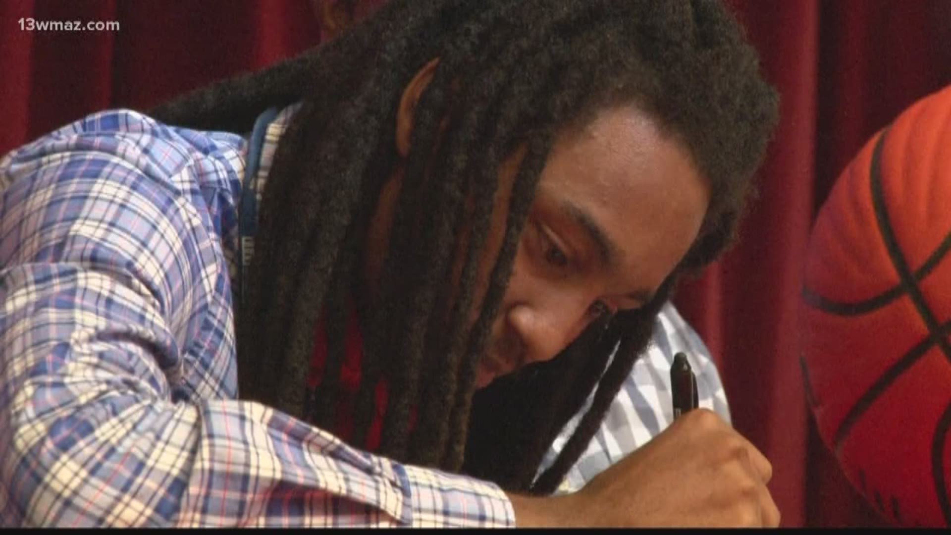 Northeast High School is celebrating one of their top players. Tuesday morning, friends and family gathered together to see basketball player Darius Dunn officially sign to Pitt Community College in Winterville, North Carolina.