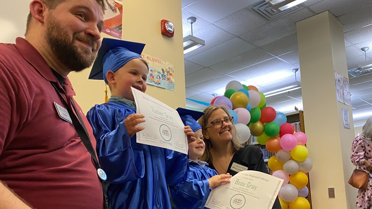 Middle Georgia Library celebrates 1,000 books read for kids with graduation ceremony
