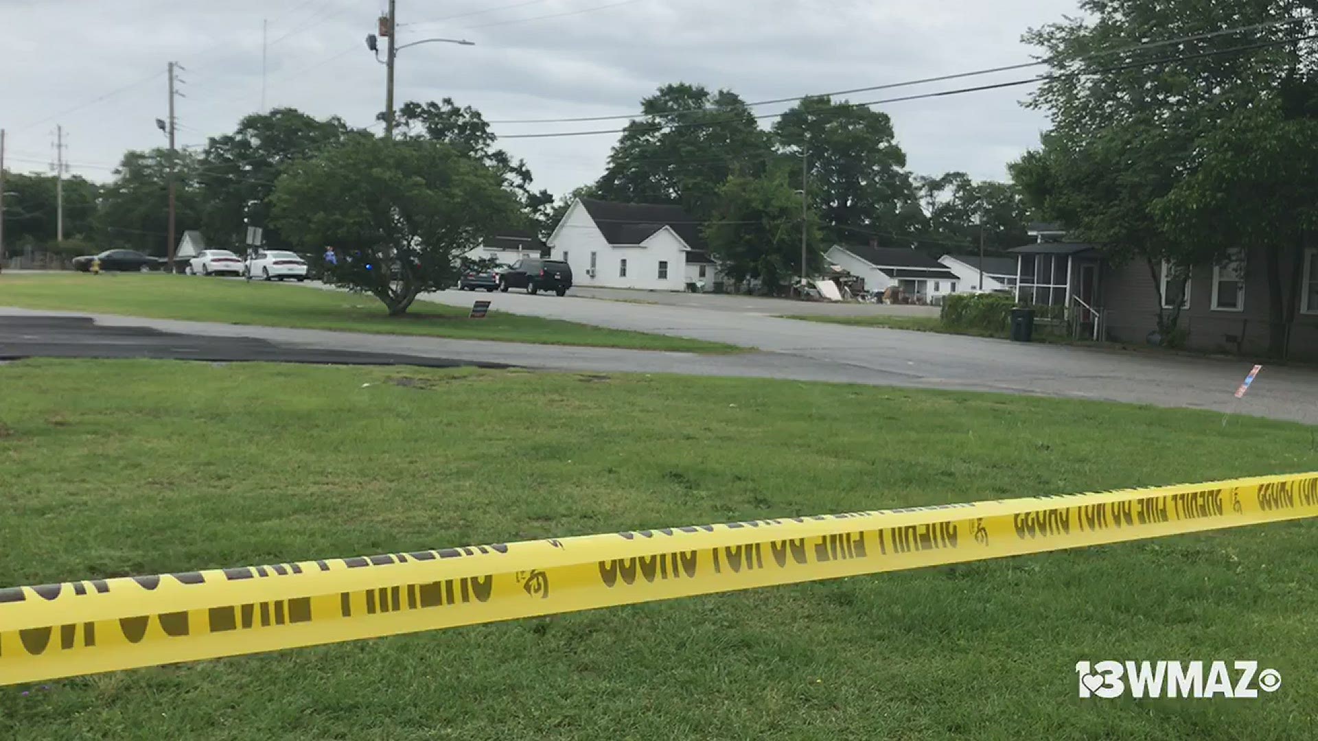 Bibb County deputies were in Payne City Tuesday morning, trying to make contact with a suspected shooter that left one man injured.