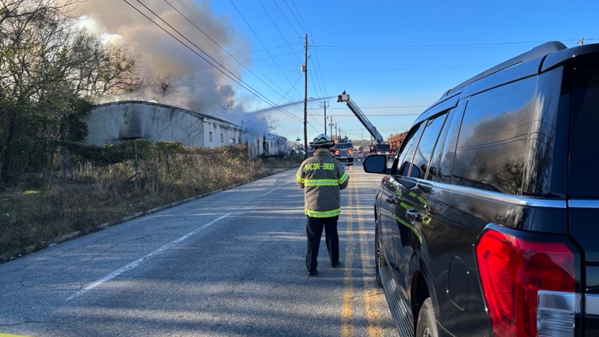 Chief Shane Edwards said that around 7:30 a.m., people spotted smoke coming from a warehouse located at 5th Street and Pine Street.