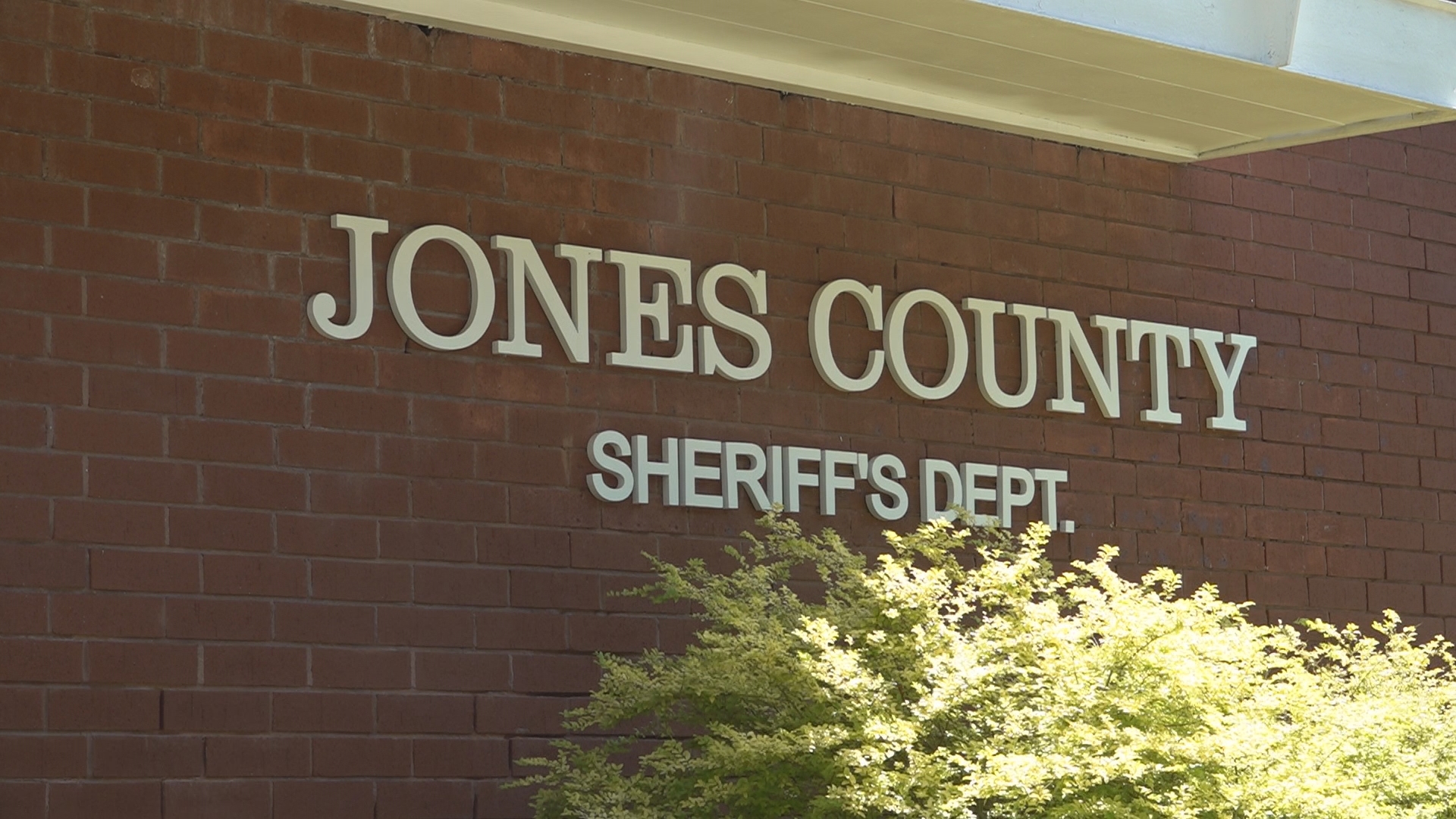 Jones County Sheriff's Office says the program helps locate people with cognitive conditions quickly, using radio signal bracelets.