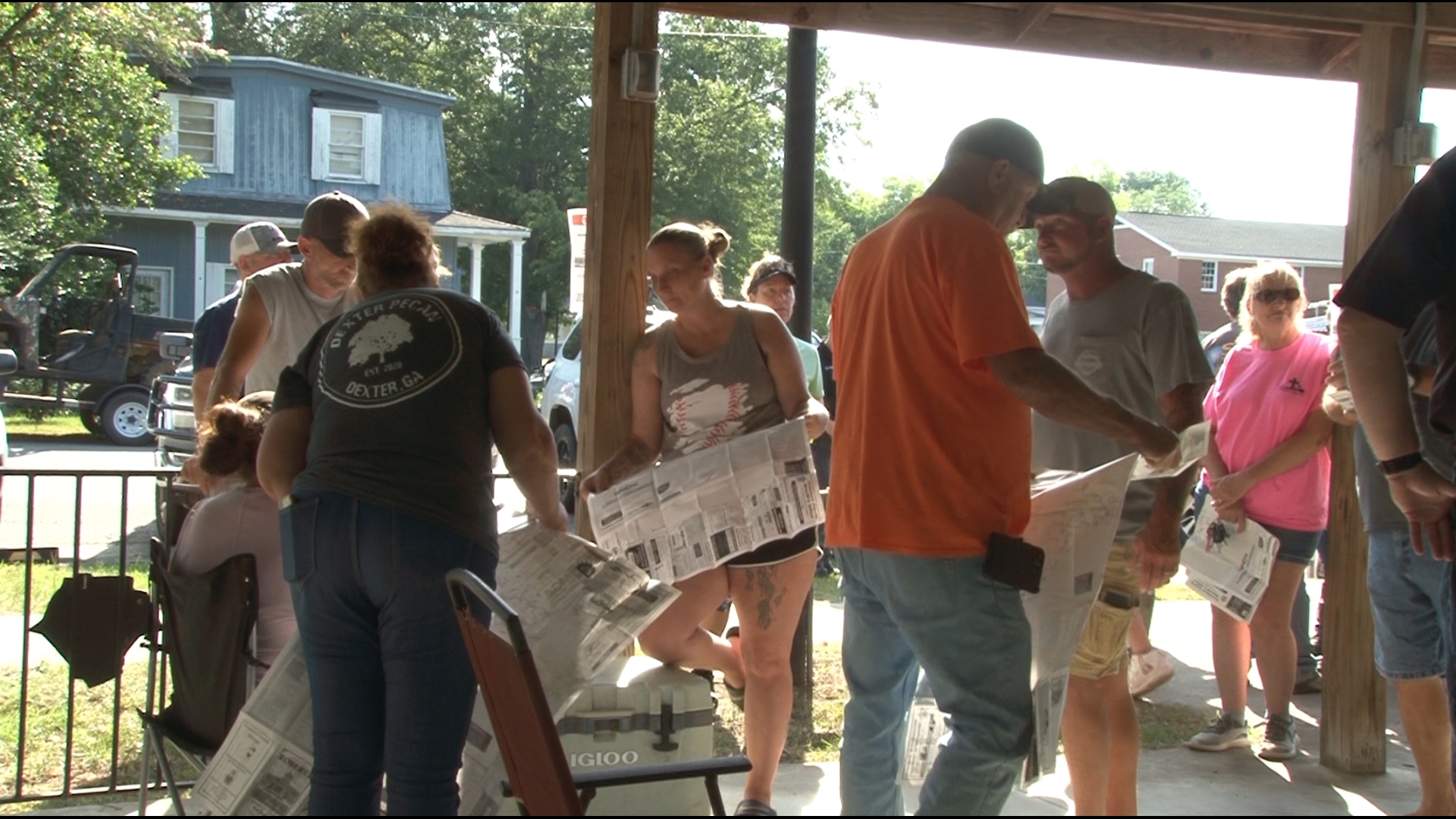 On Monday, searchers ramped up their efforts to find a man that's been missing for a week out of Laurens County.

82-year-old Garland Warren lives in Rentz.