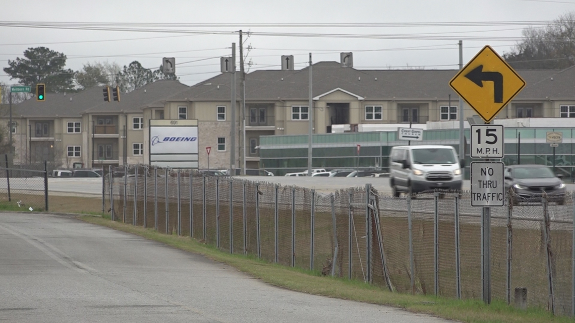 Warner Robins plans to plant 60 trees along Russell Parkway to improve safety and environment