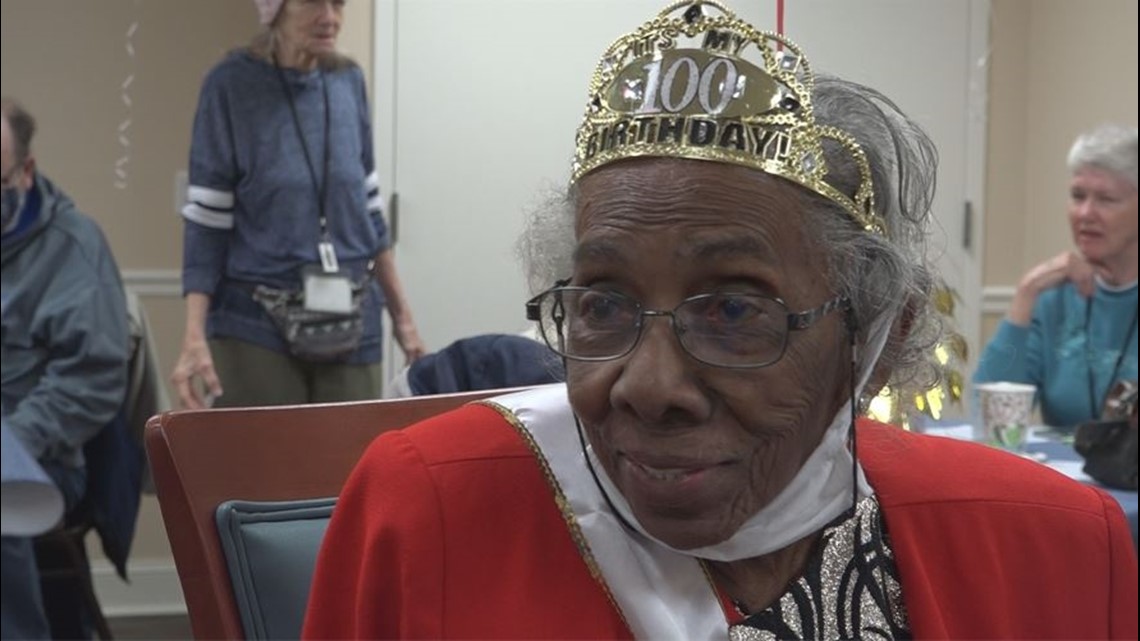 Florida woman celebrates her 100th birthday - Vimarsana News