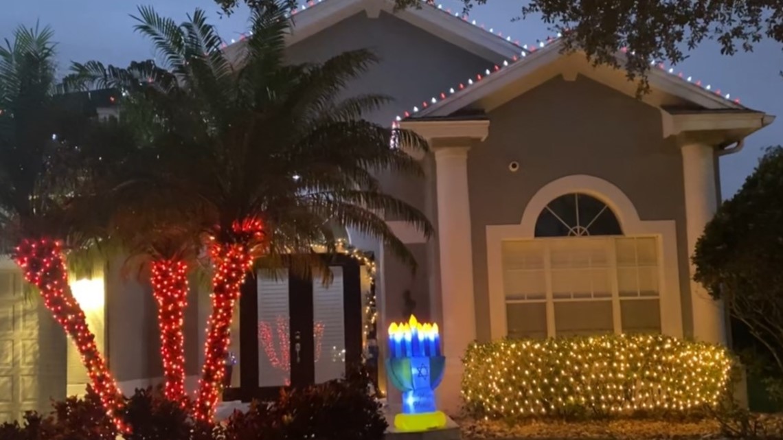 Florida family battles HOA over holiday light display - Vimarsana News