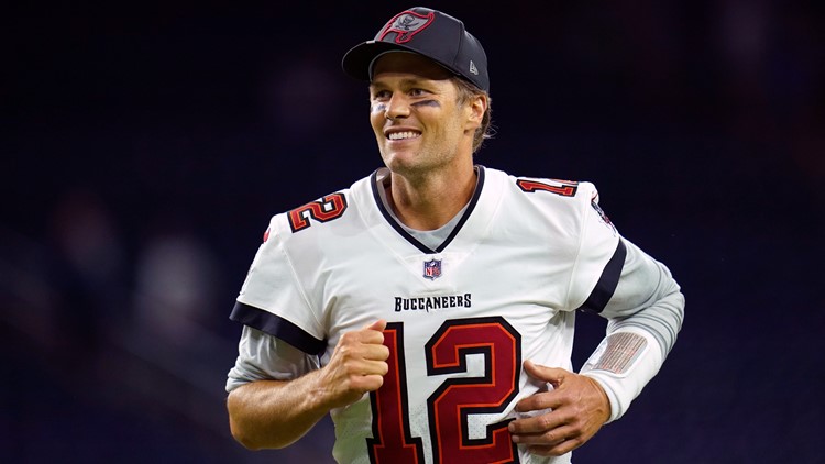 Bucs quarterback Tom Brady announces retirement again