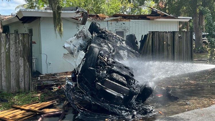 Lamborghini goes airborne, lands on roof of Fla. home