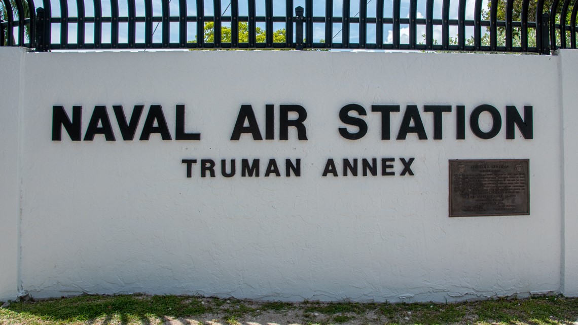 Florida navy pilot ejects from fighter jet flying off Key West - Vimarsana News