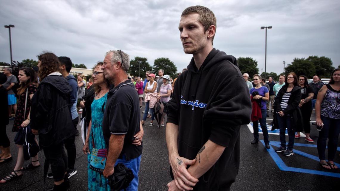 Vigils begin after mass shooting at Virginia Beach ...