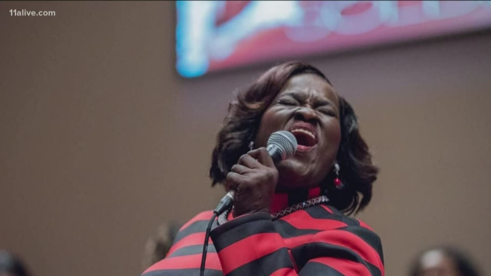 Duranice Pace stops by 11Alive studios to sing her new song "God's Woman."
