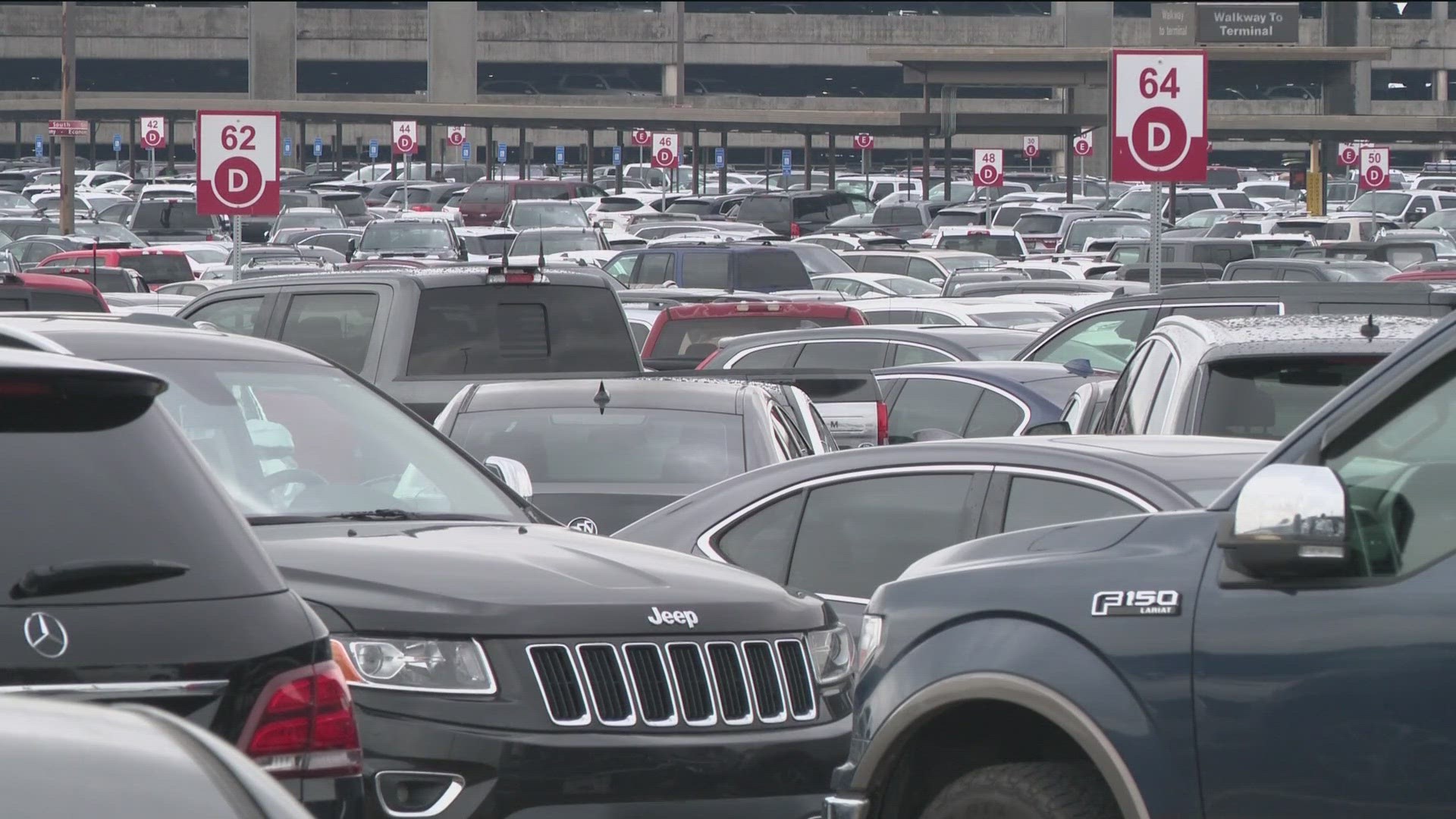 It’s not too early to think about reserving a parking spot at or near Hartsfield Jackson International Airport if you plan to travel by air this holiday season.