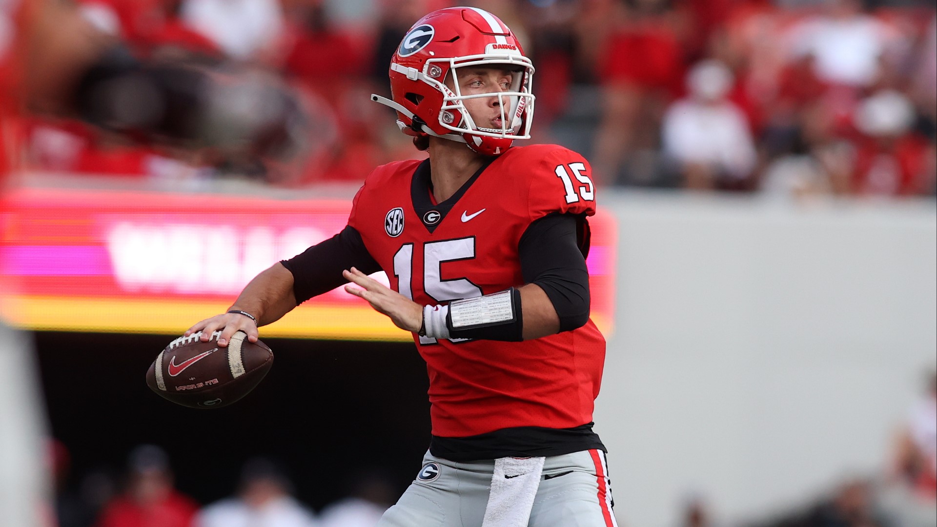 In a press conference Saturday afternoon, head coach Kirby Smart announced who will be behind center for UGA this season.